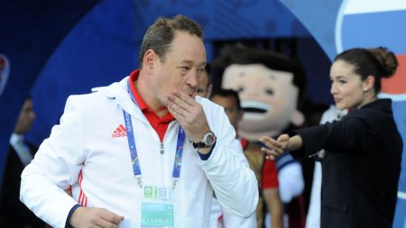 Слуцкий подал в отставку с поста главного тренера сборной России