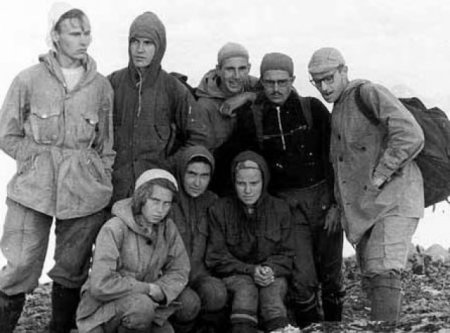 Группа Дятлова: самые правдоподобные и новые версии гибели лыжников на смертоносном перевале
