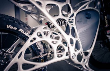 Airbus представил первый в мире мотоцикл, распечатанный на 3D–принтере
