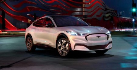Конкурент Tesla: Ford анонсировал электрокар Mustang Mach-E