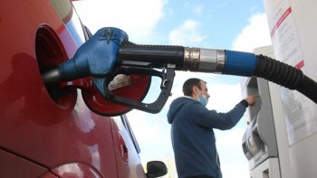 Росстат сообщил о росте цен на бензин