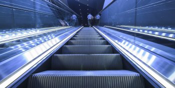 В Москве смонтировали конструкции самого длинного эскалатора метро
