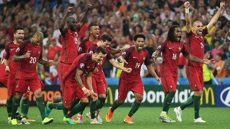 Португальцы в дополнительное время одолели французов и завоевали золото ЧЕ по футболу
