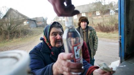Минпромторг предложил снизить цену на водку до 100 рублей