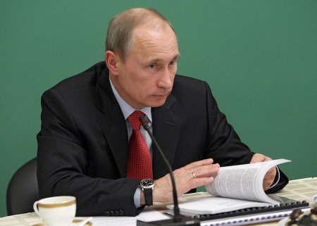 Путин поручил проработать введение НДС для иностранных интернет-магазинов