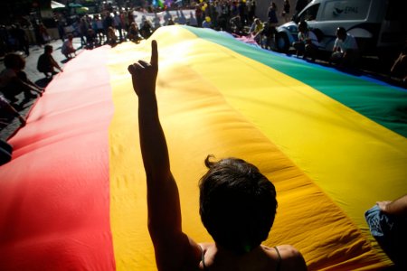Тысячи осужденных за гомосексуальность посмертно помиловали в Великобритании