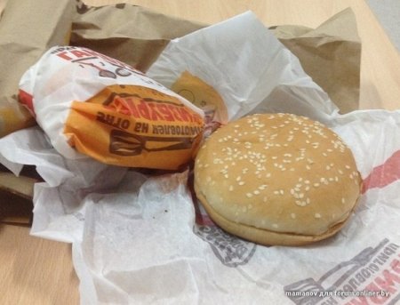 Минчанин купил 8 гамбургеров в Burger King, сравнил с рекламой и написал жалобу в Минторг