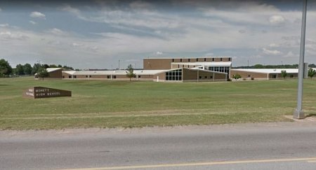 24-летнюю учительницу из Миссури арестовали за интимные отношения со школьником