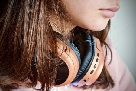 В России хотят запретить слушать музыку без наушников в общественном транспорте