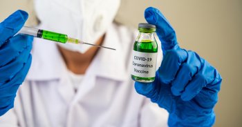 Оценена эффективность комбинированных вакцин против омикрон-штамма