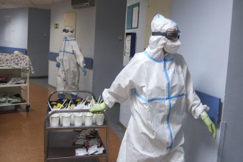 В России выявили первые два случая заражения омикрон-штаммом коронавируса