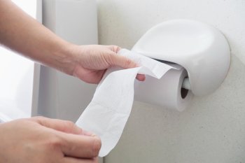 «Вечные химикаты» обнаружены в туалетной бумаге по всему миру