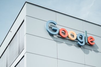 Google сократит расходы на ноутбуки, фитнес и даже степлеры для сотрудников