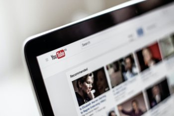 Замедление YouTube вызвано проблемой с AdBlock, а не действиями самой платформы